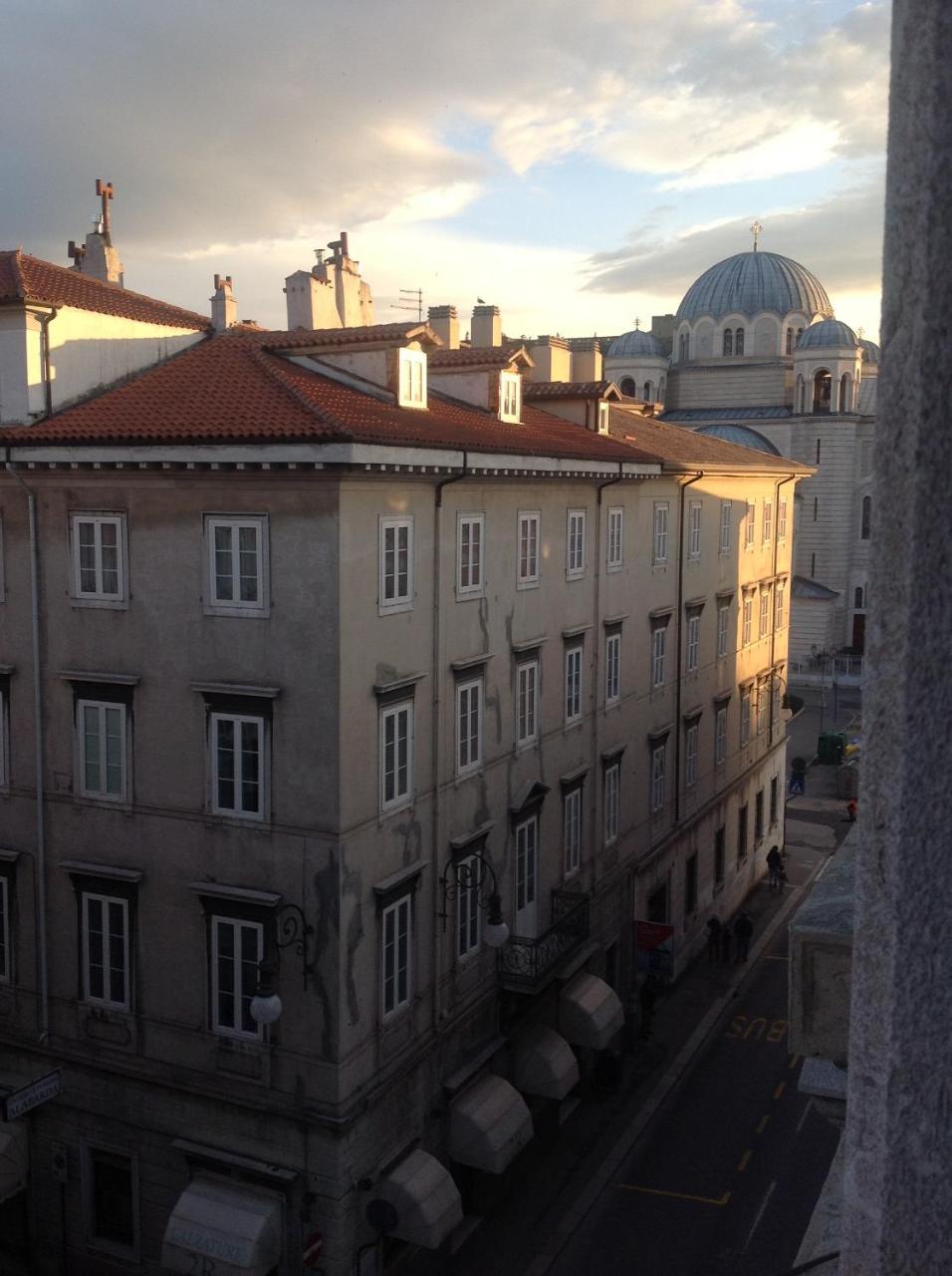 Seven Historical Suites Trieste Exteriör bild